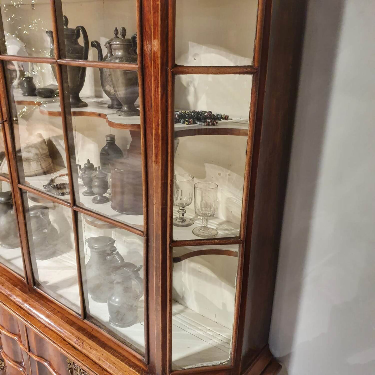 Antike holländische Vitrine aus Mahagoni | 18. Jahrhundert