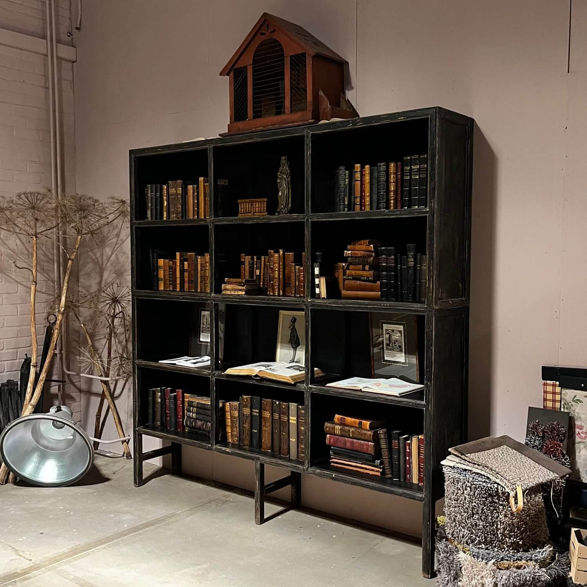 Alter chinesischer Wandschrank aus schwarzem Ulmenholz – D011