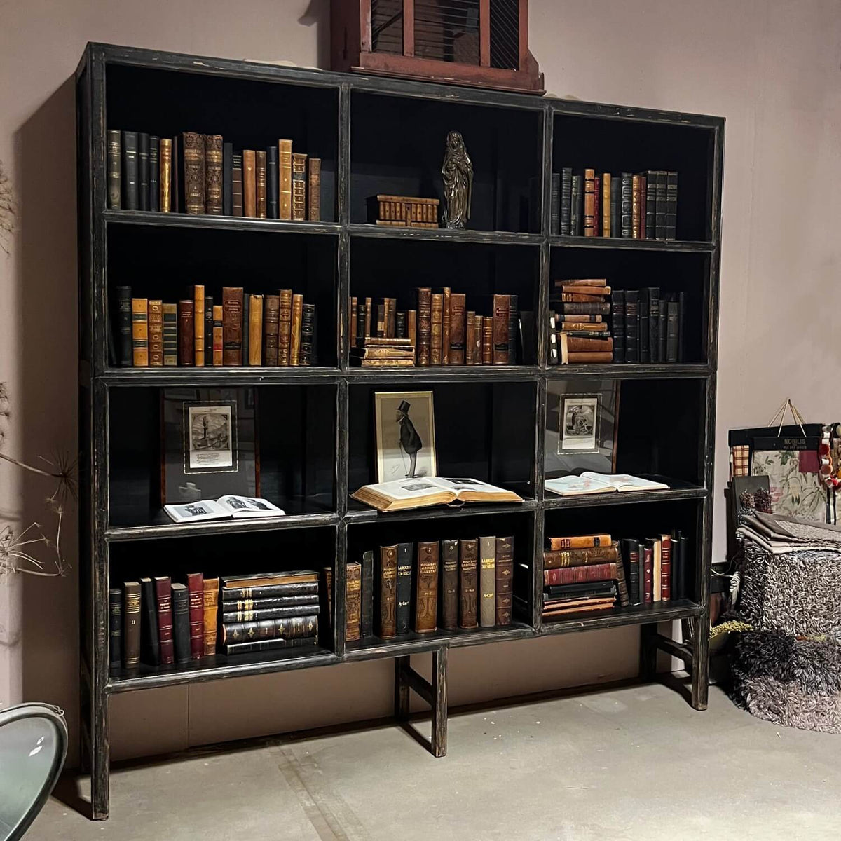 Alter chinesischer Wandschrank aus schwarzem Ulmenholz – D011