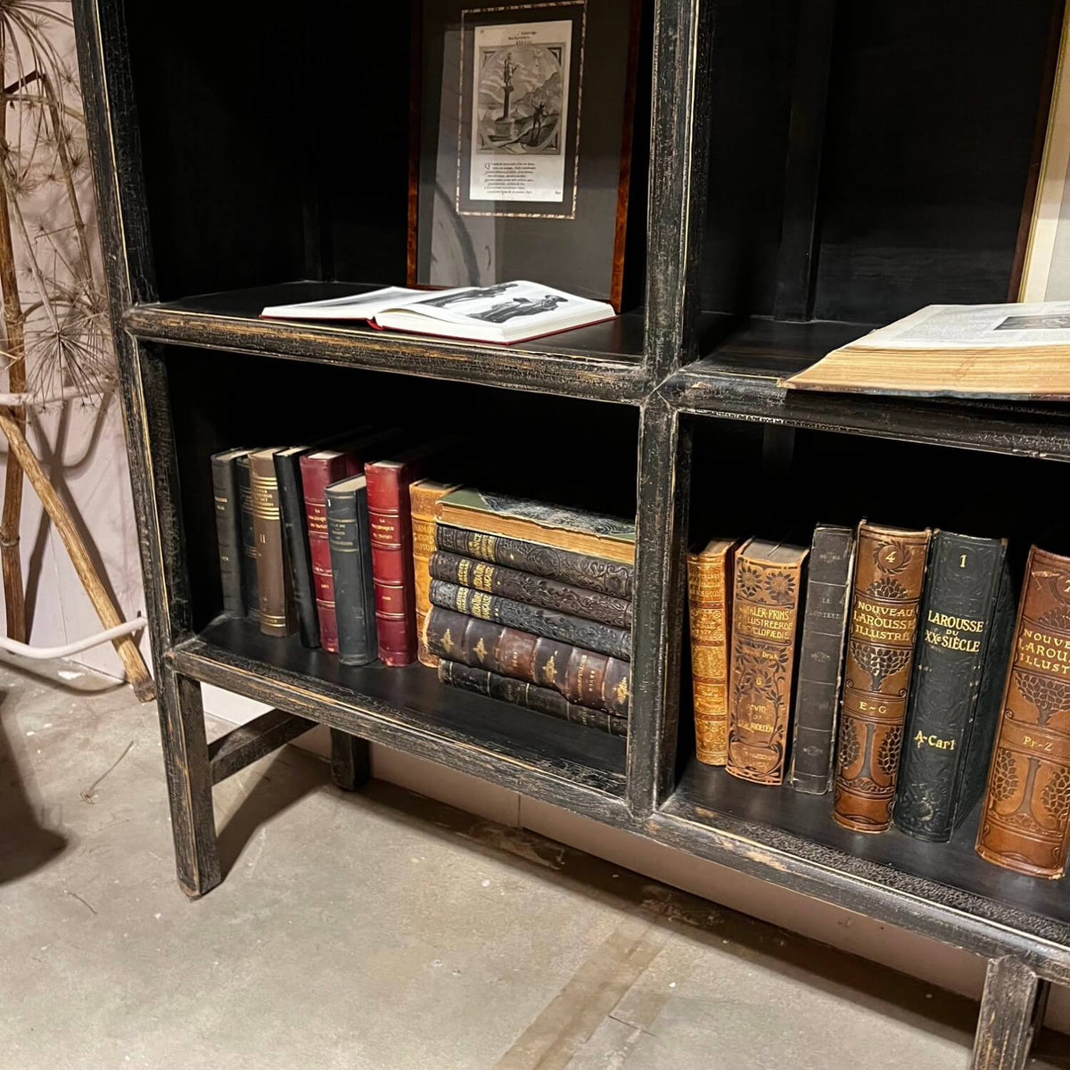 Alter chinesischer Wandschrank aus schwarzem Ulmenholz – D011