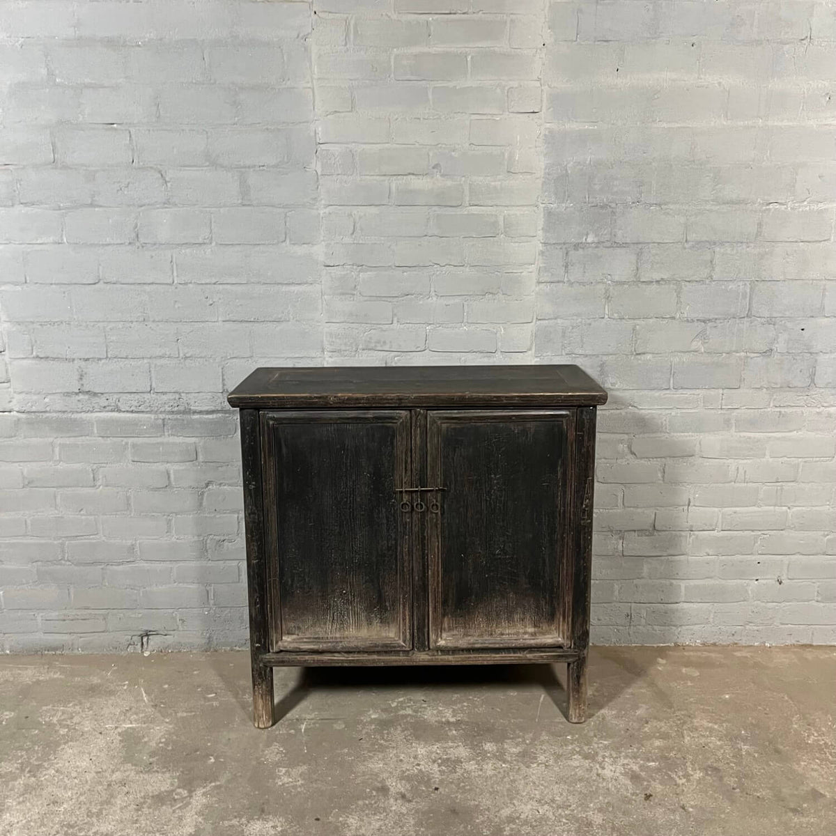 Alte chinesische Kommode aus Ulmenholz | 2 Türe D025