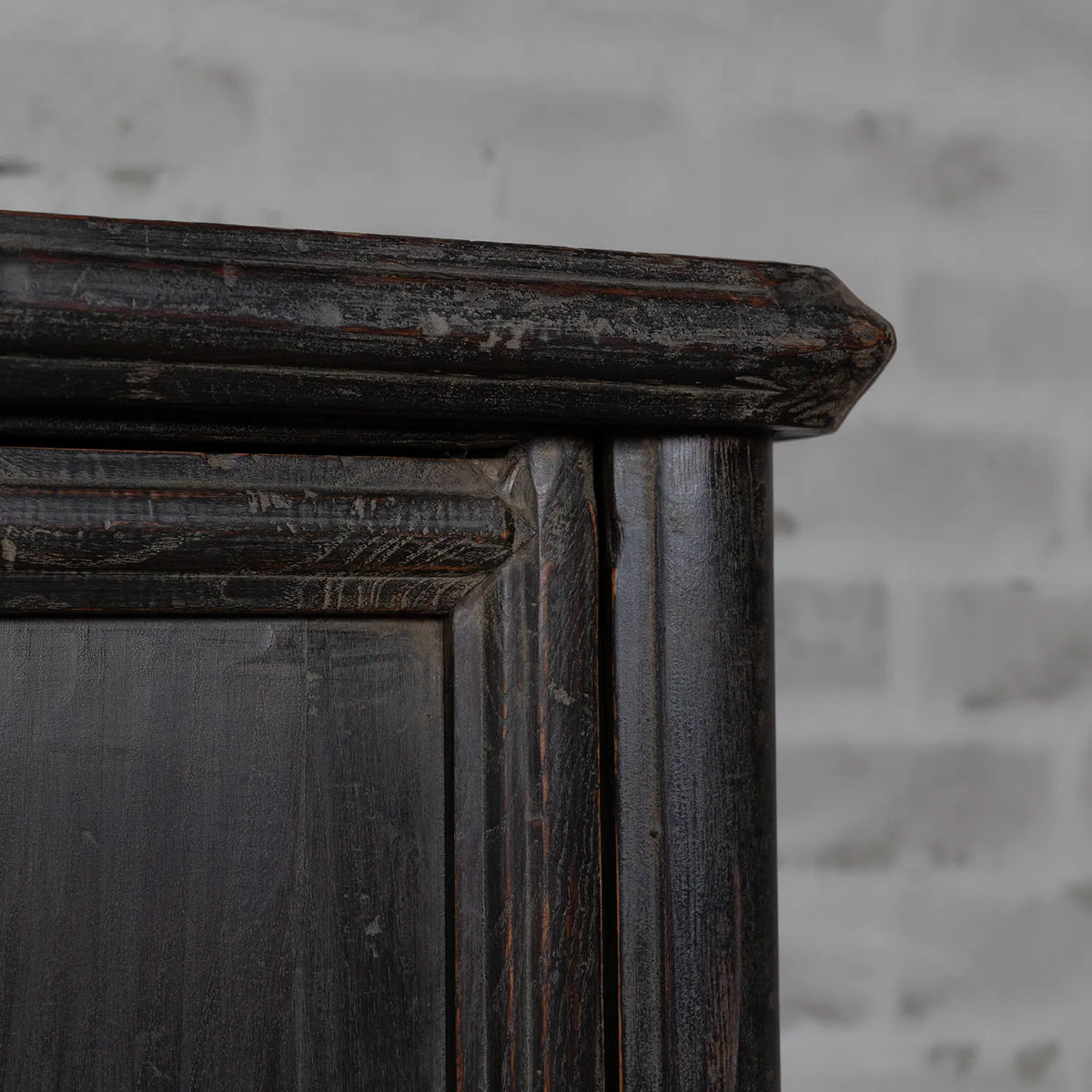Alter chinesischer Schrank schwarz – Ulmenholz | 2-türig – D029