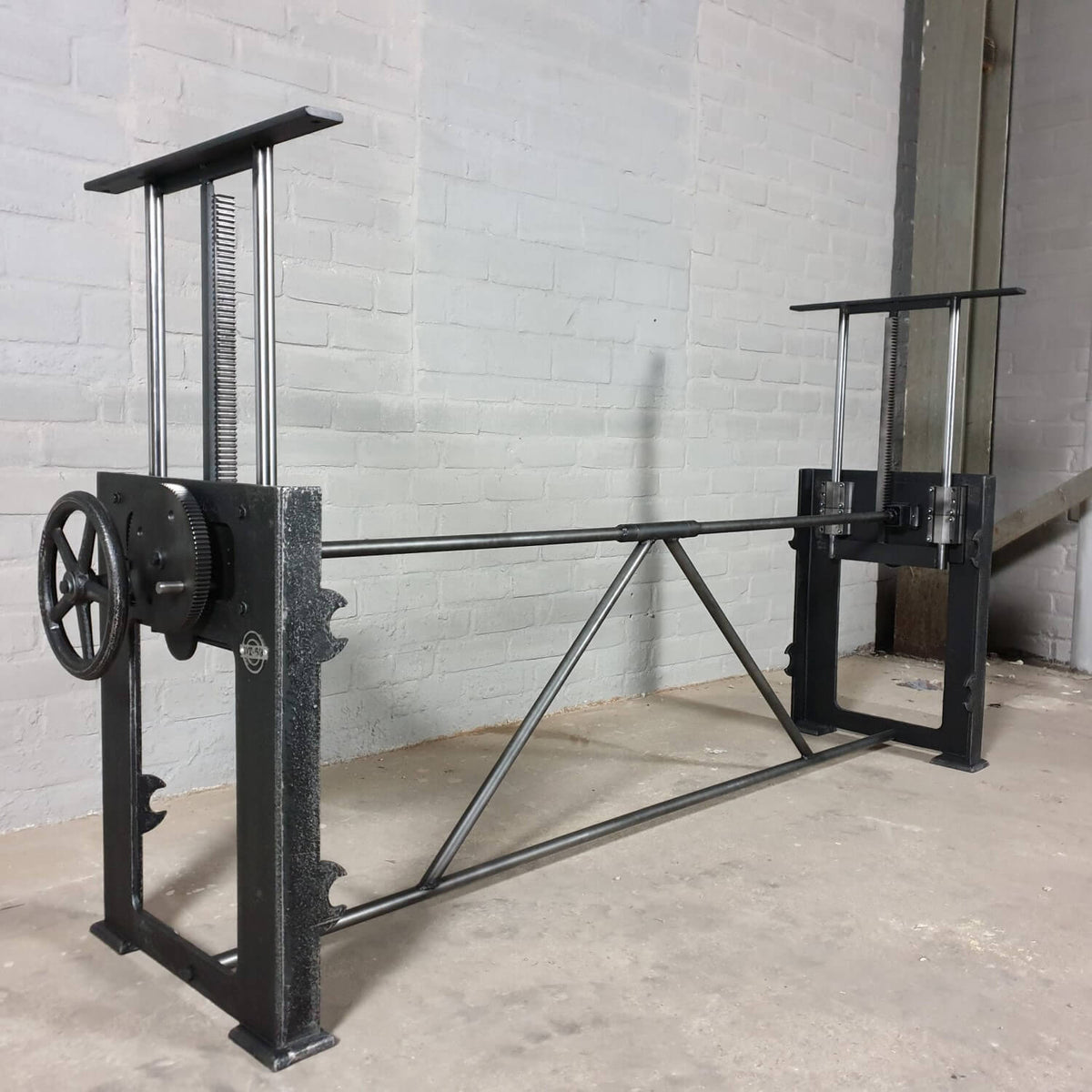 Industriedesign Tischgestell höhenverstellbar – DT02