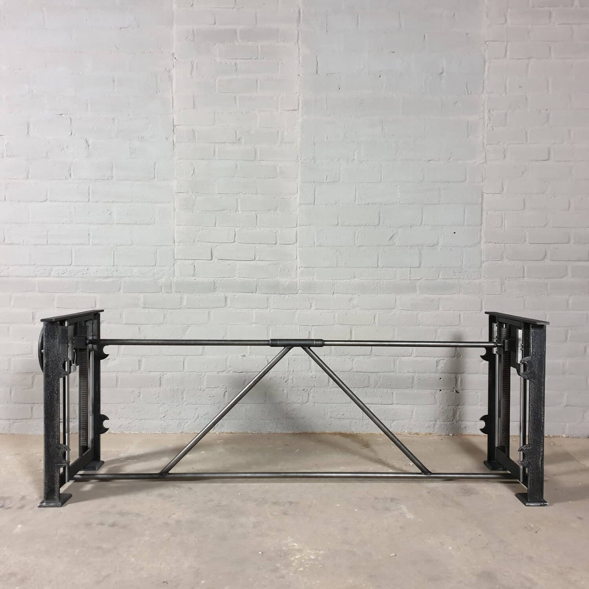 Industriedesign Tischgestell höhenverstellbar – DT02