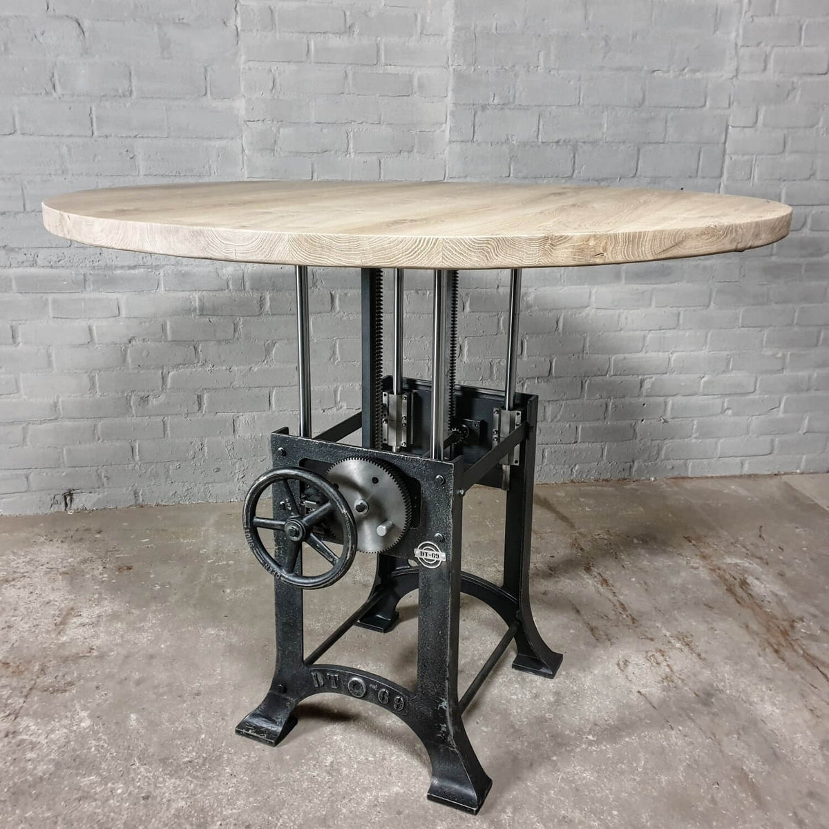 Runder Industriedesign Esstisch – Höhenverstellbar – DT34