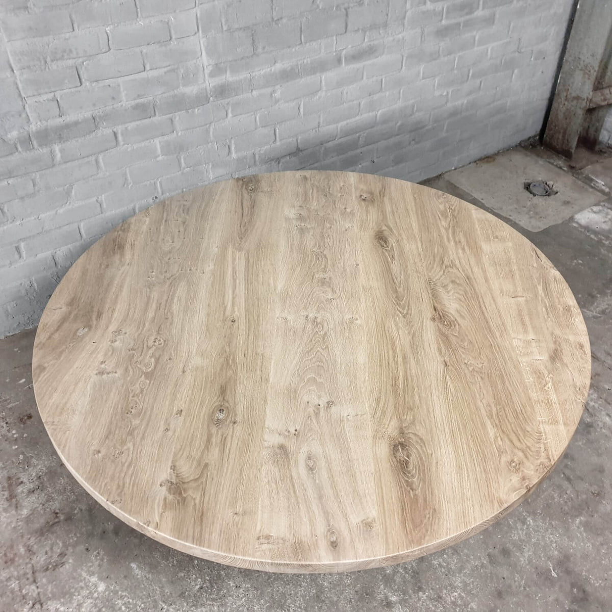 Runder Industriedesign Esstisch – Höhenverstellbar – DT34