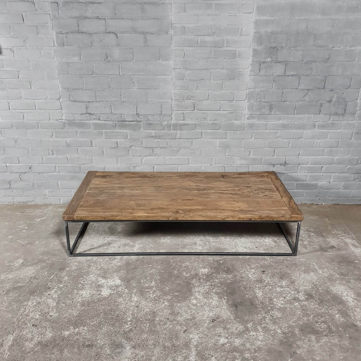 Industriedesign Eiche Couchtisch mit Metall Tischgestell – DT39