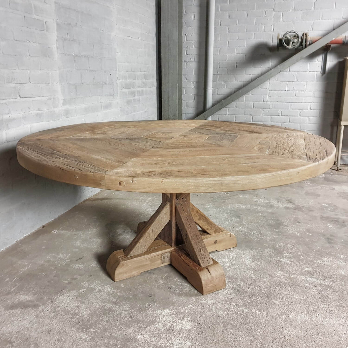 Runder Klostertisch aus Altholz Eiche – Typ Basel – H031