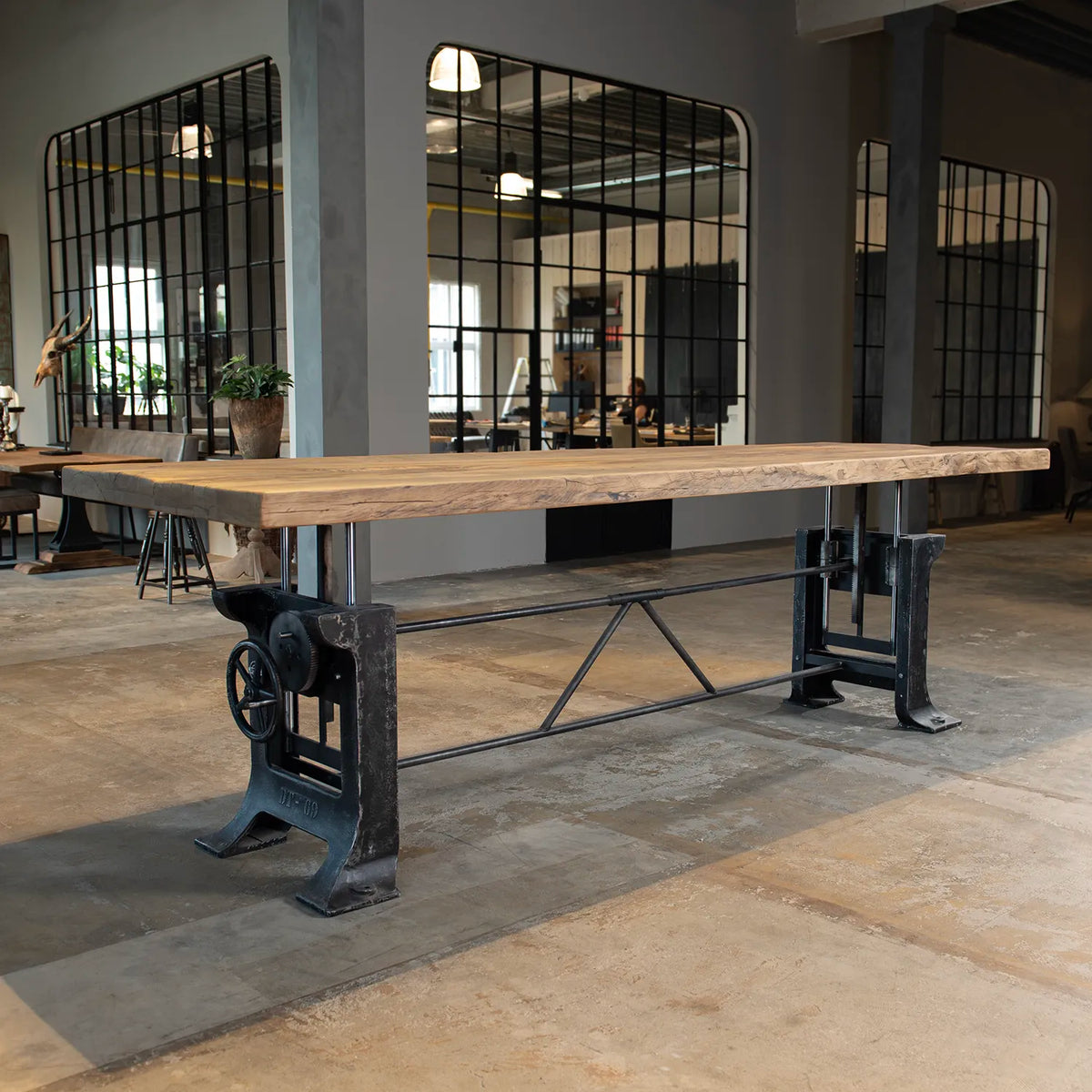 Hoogte verstelbare Industriële tafel, Limited Edition NR-25