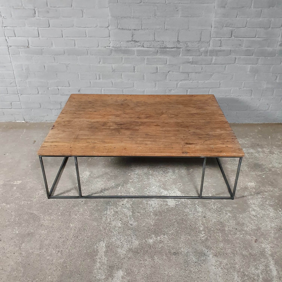 Couchtisch Industrie design aus Hartholz und Stahl – IND770