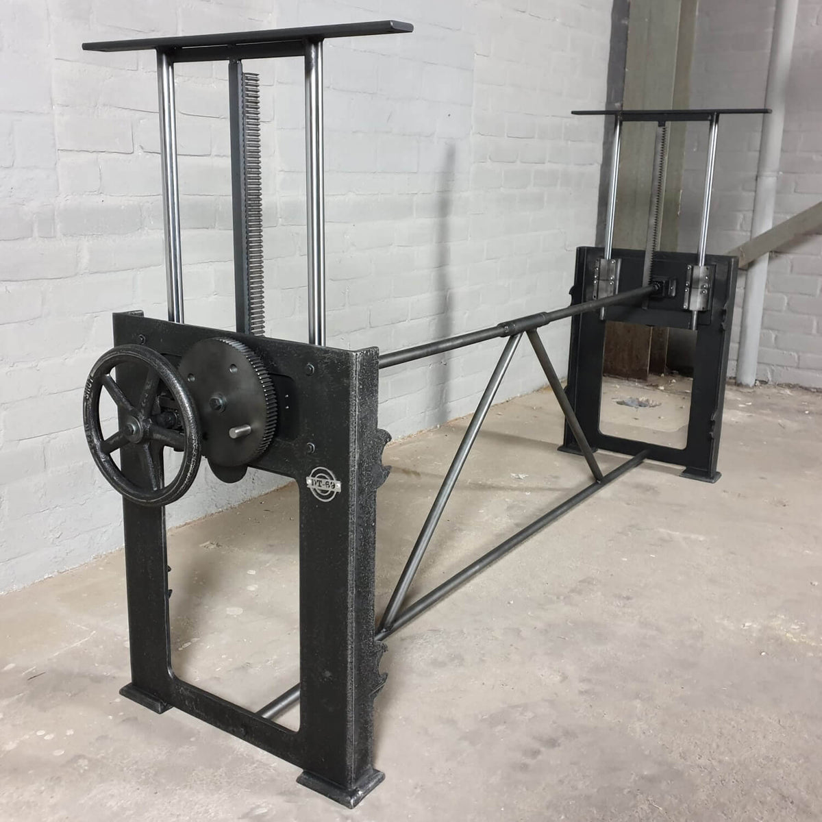 Industriedesign Tischgestell höhenverstellbar – DT02
