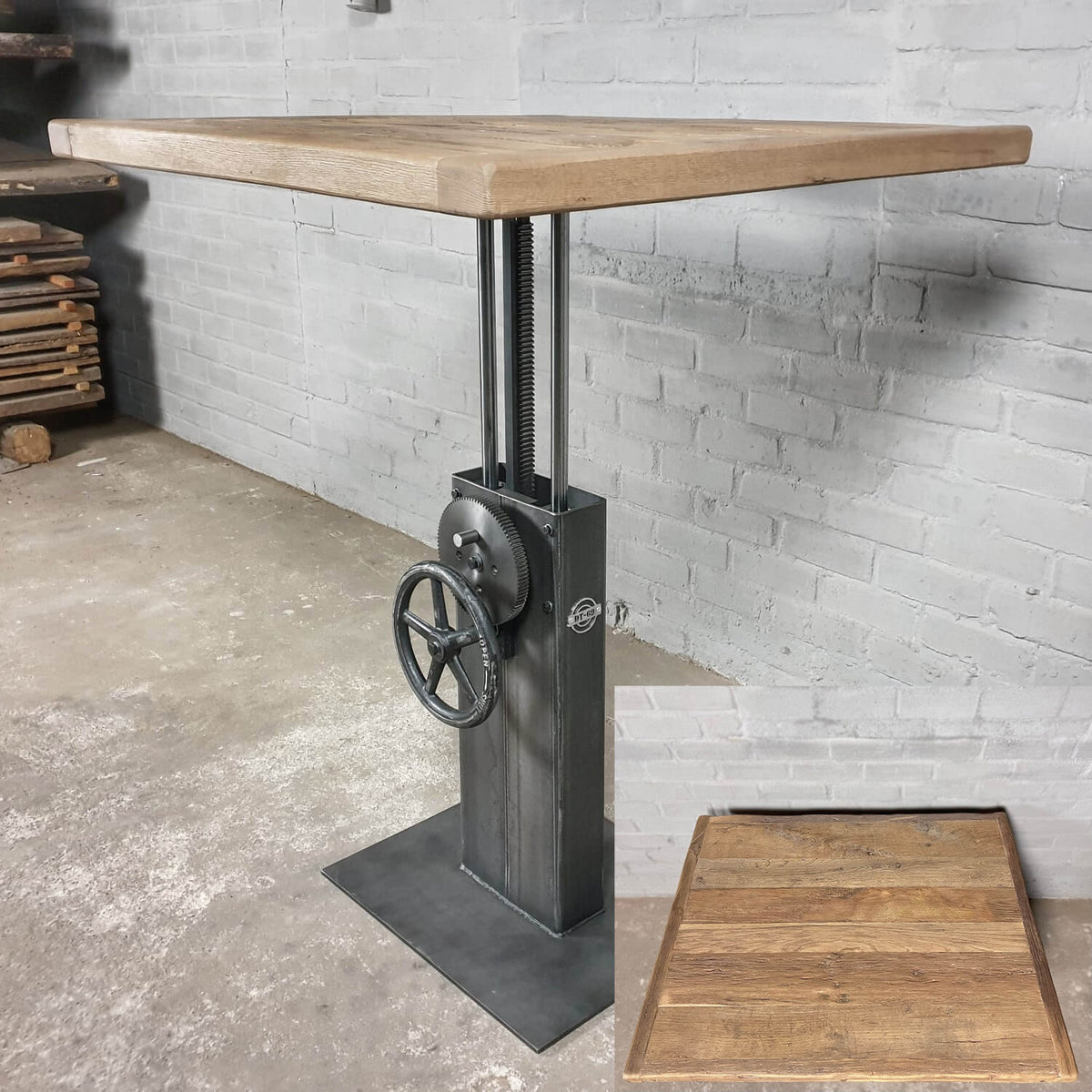 Industriële bistrotafel met eikenhouten tafelblad