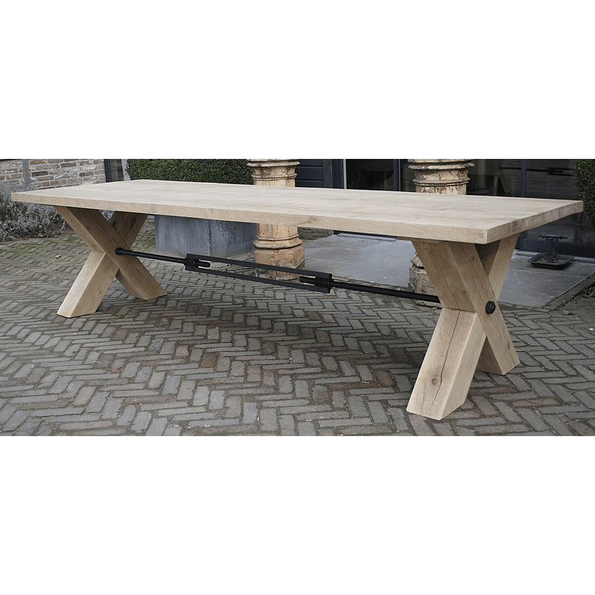 Esstisch Industriedesign – Eichenholz – Gekreuzten beine – G001