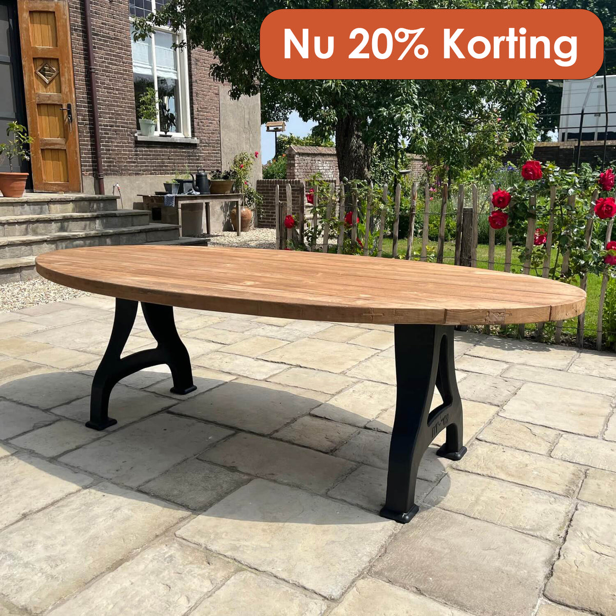 Ovaler Gartentisch aus Teakholz mit Gusseisernen Tischbeinen – T15