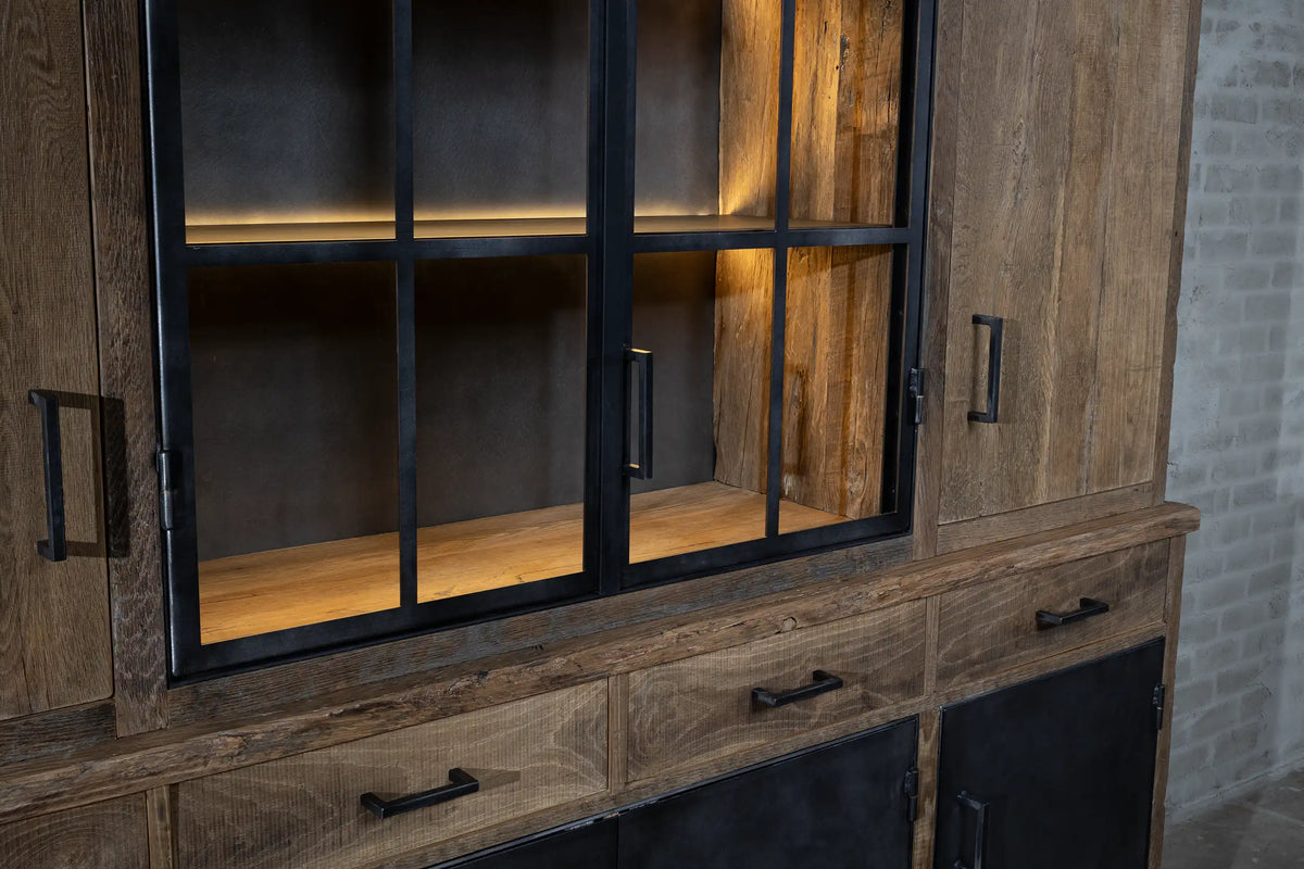 Eiche Buffetschrank im Landhausstil mit Türen und Glasvitrine – K004