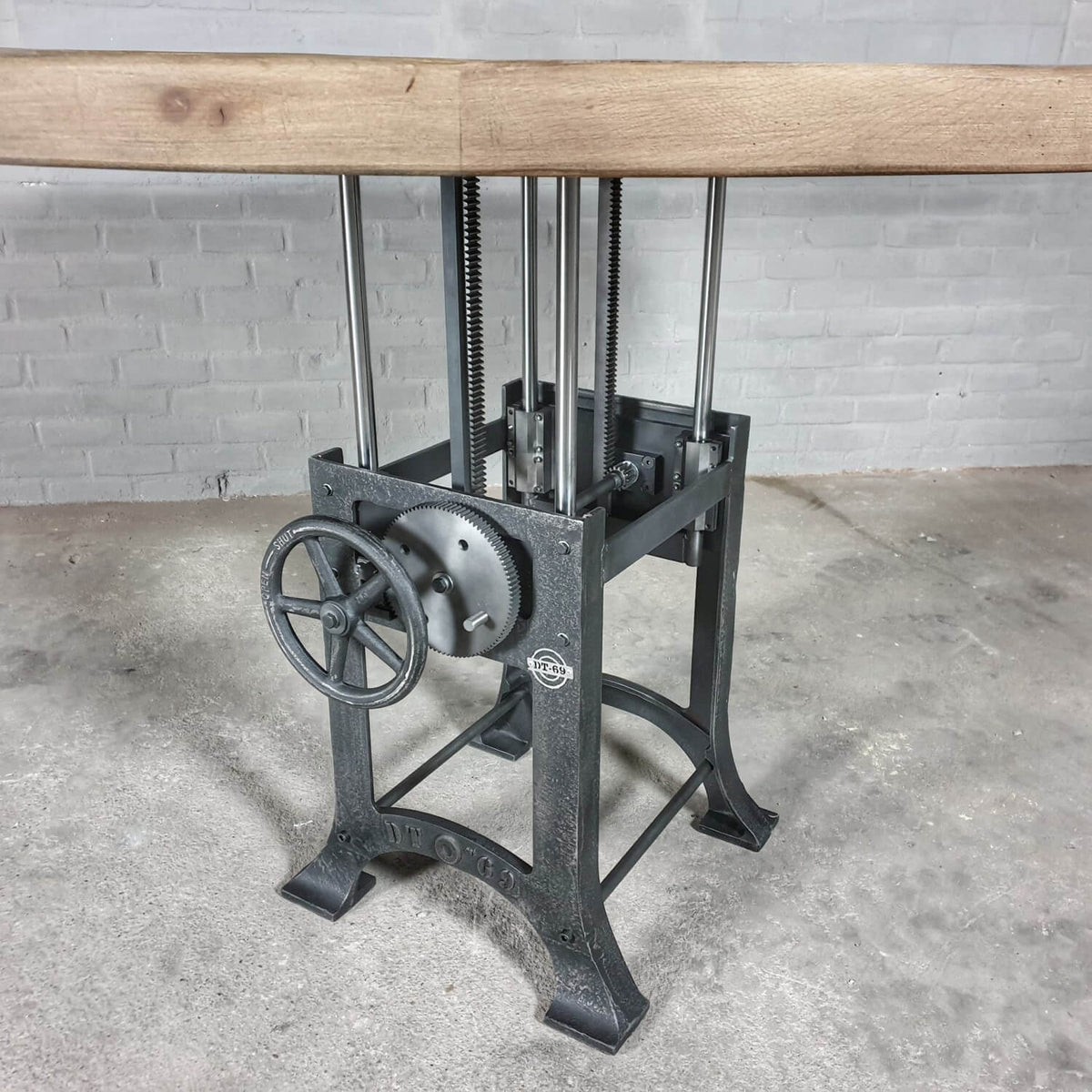 Runder Esstisch industrial aus Alter eiche – höhenverstellbar – IND673