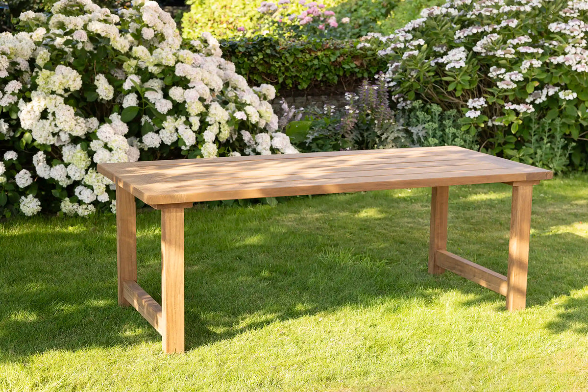 Gartentisch aus Holz – Tischplatte 4cm stark – Klostertisch – T23