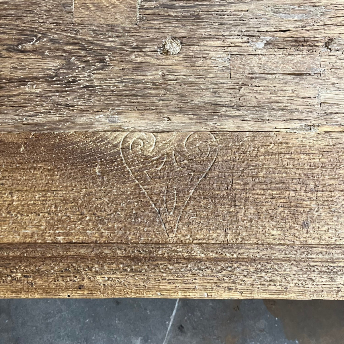 Esstisch höhenverstellbar industrie Design – Tischplatte aus alter Eiche – Limited Edition