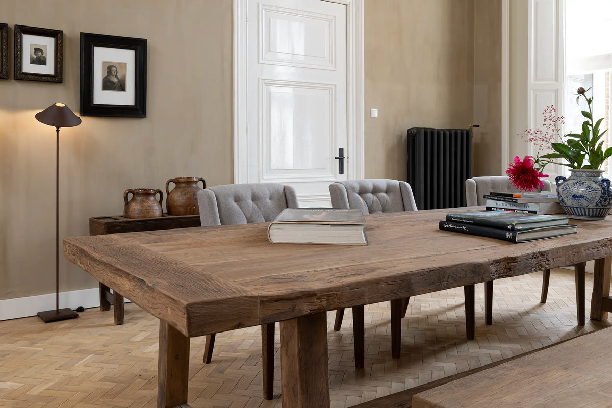 Landelijke eettafel van oud eikenhout op maat gemaakt