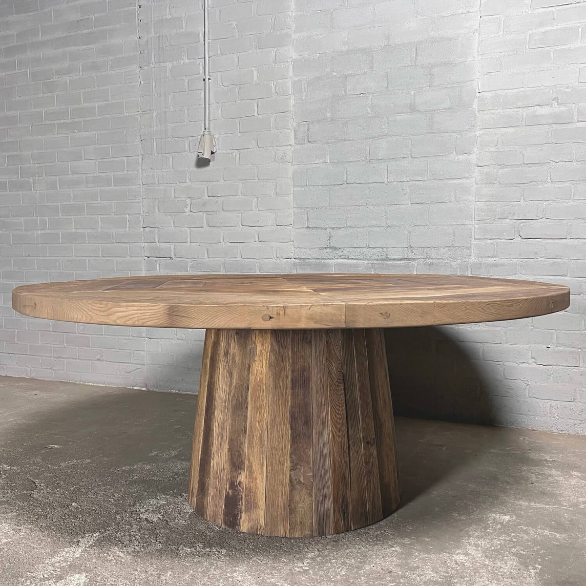 Runder Eichen Esstisch mit konischem Tischbein – Landhausstil – Z029