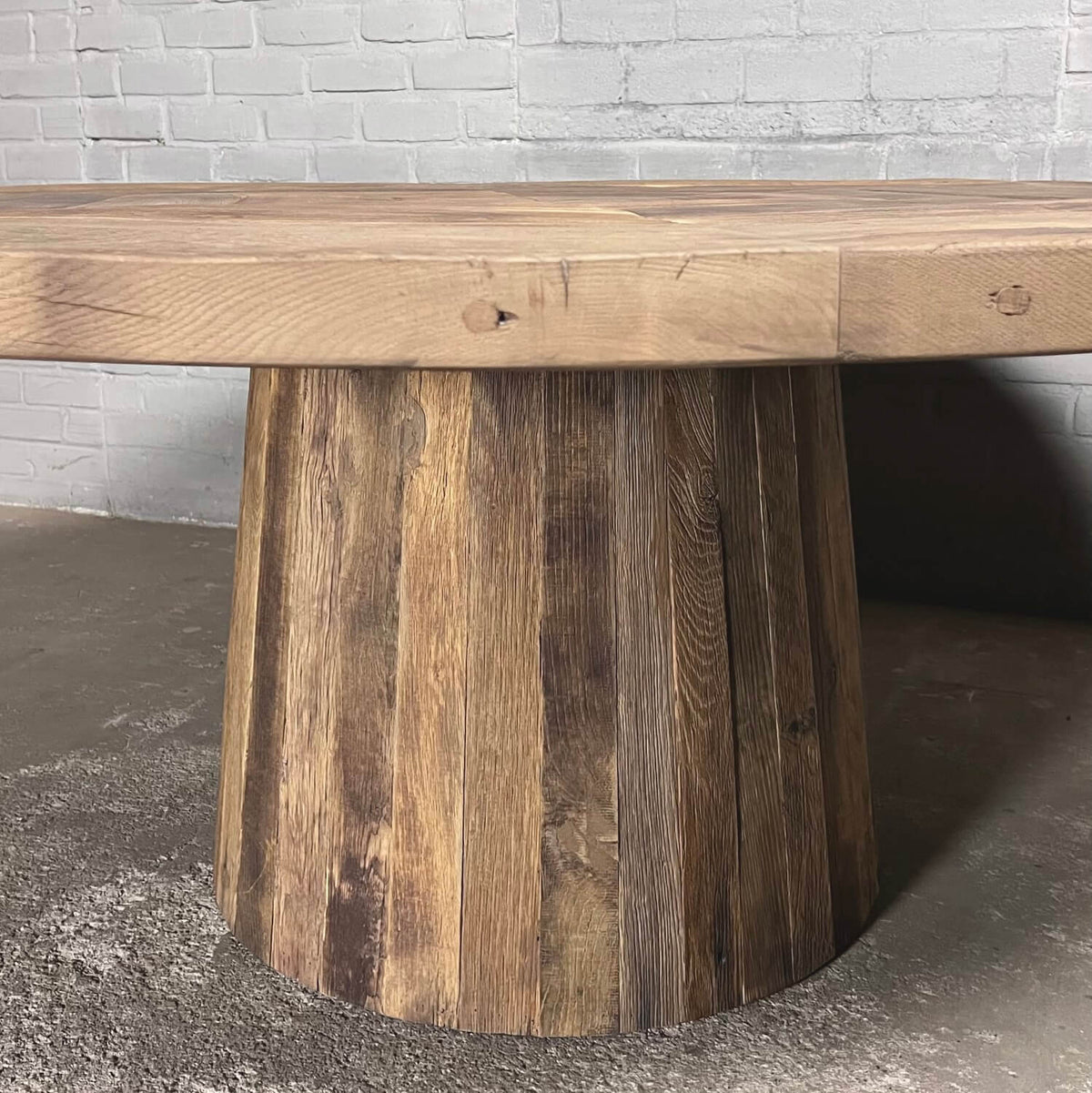 Runder Eichen Esstisch mit konischem Tischbein – Landhausstil – Z029