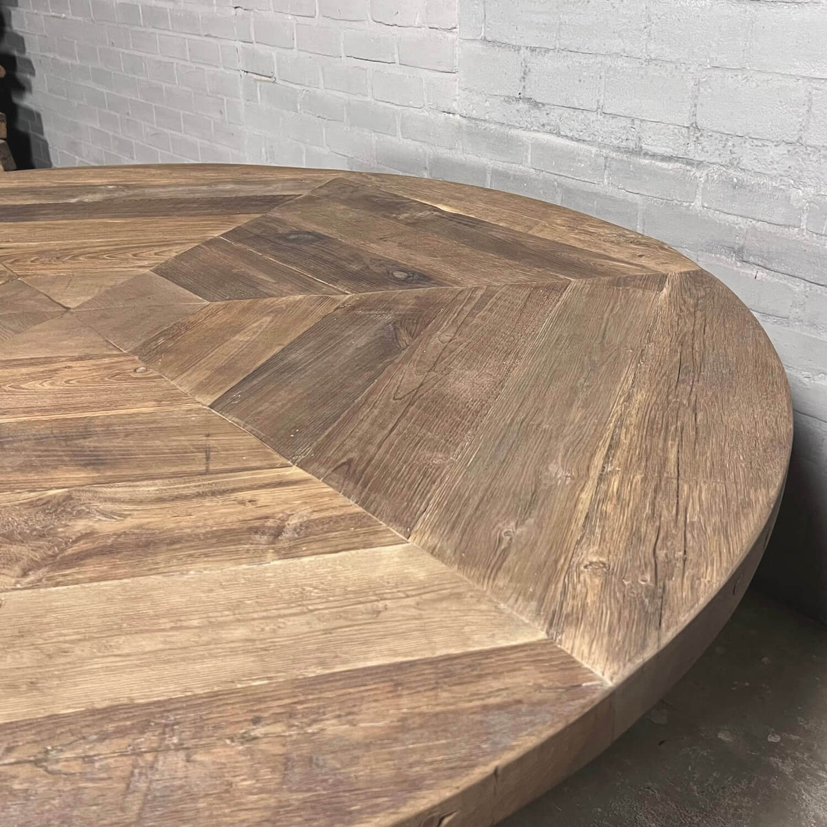Runder Eichen Esstisch mit konischem Tischbein – Landhausstil – Z029