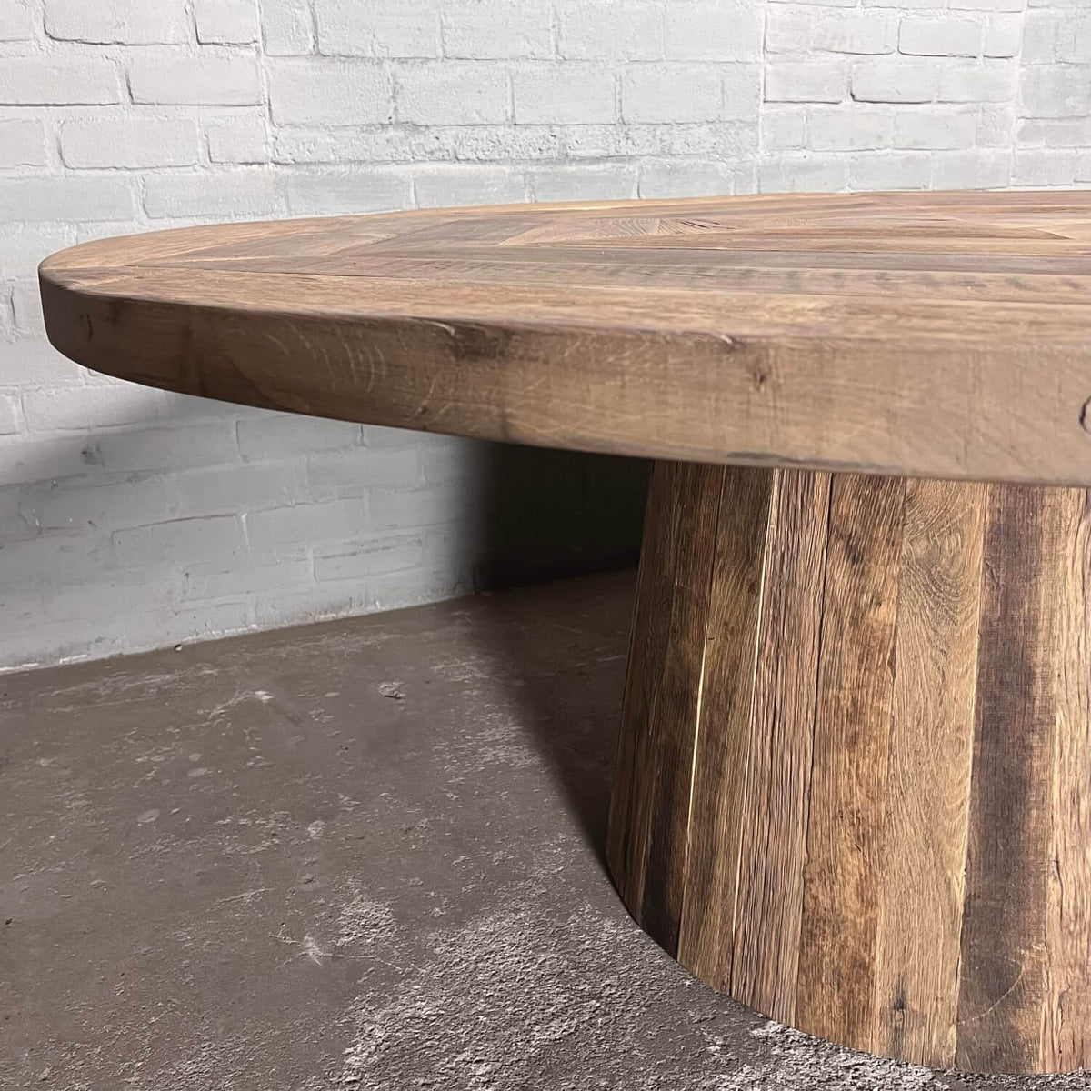 Runder Eichen Esstisch mit konischem Tischbein – Landhausstil – Z029