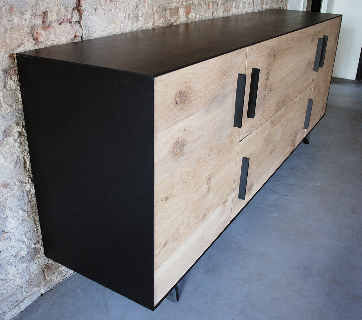 Credenza | Kommode, Altholz Eiche kombiniert mit Stahl