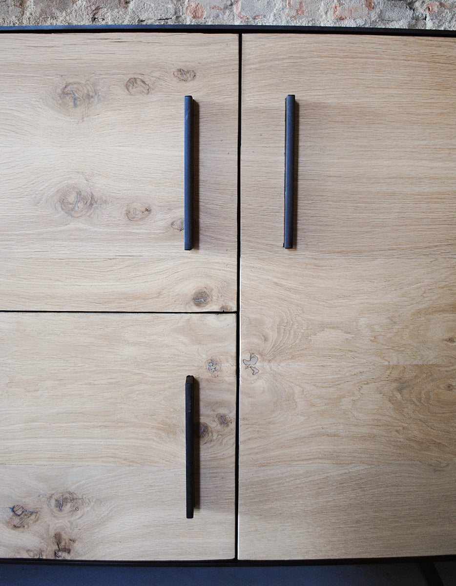 Credenza | Kommode, Altholz Eiche kombiniert mit Stahl