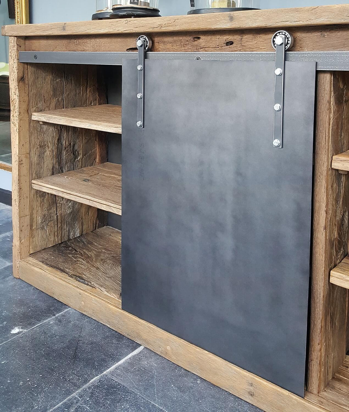 Industrie design Kommode – Hergestellt in eigenen Werkstatt – D002