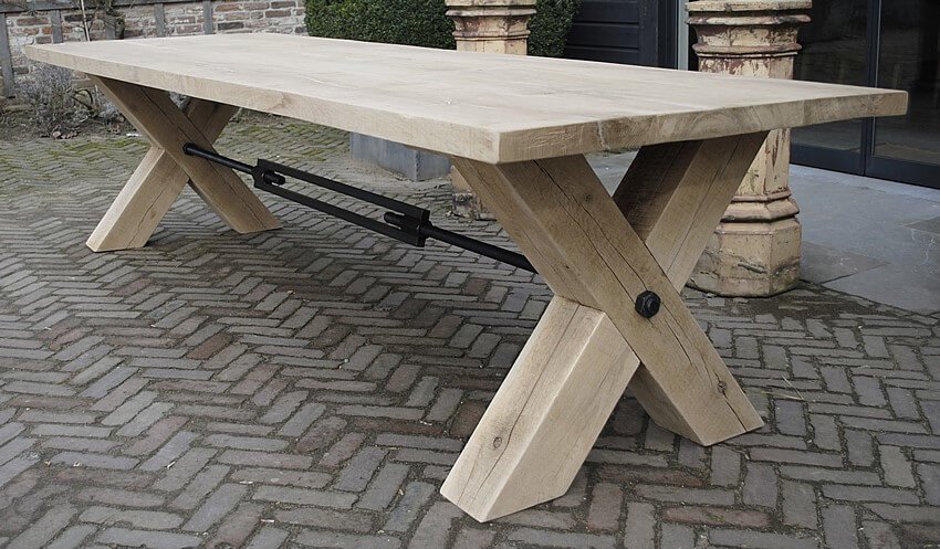 Esstisch Industriedesign – Eichenholz – Gekreuzten beine – G001