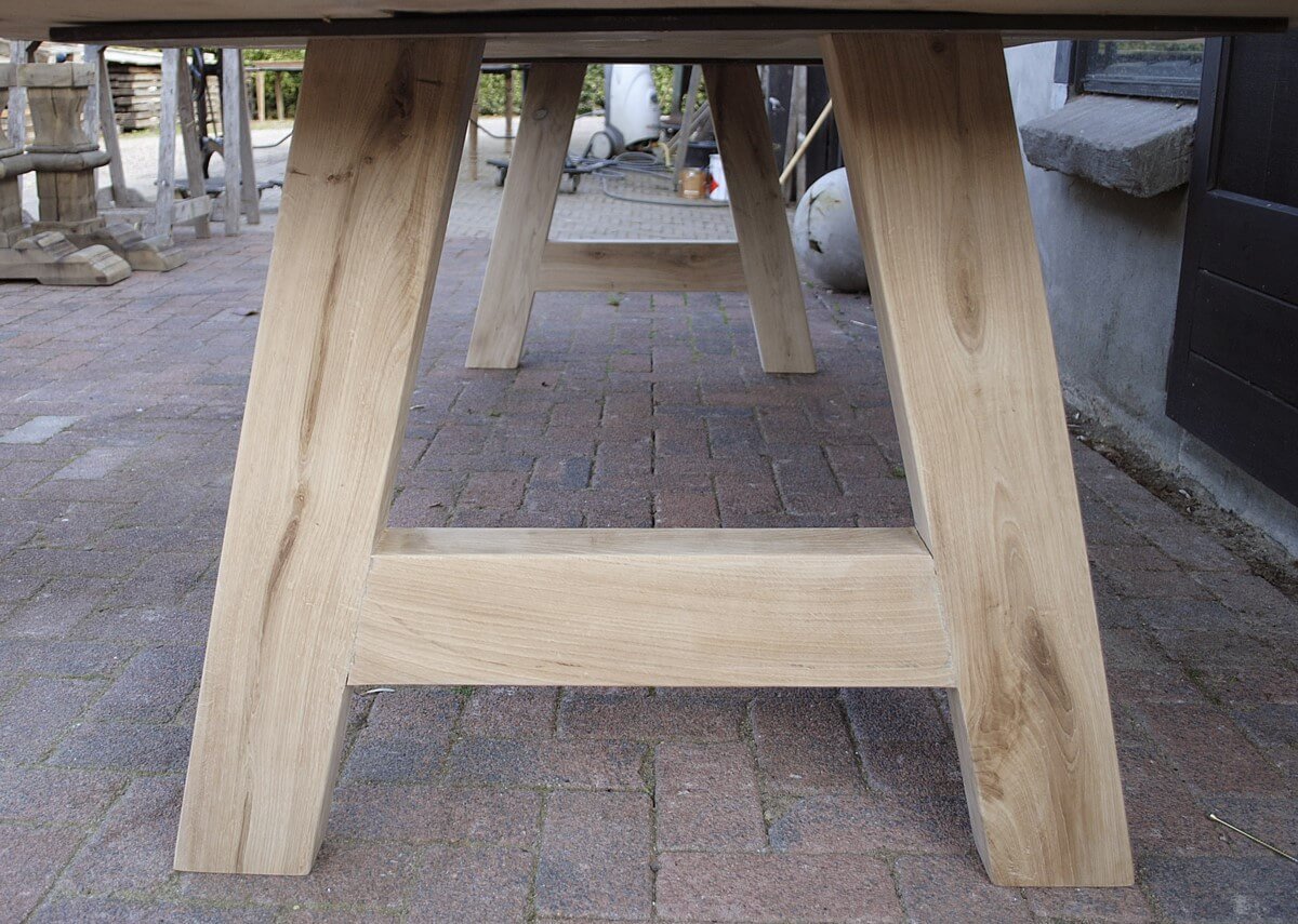 Esstisch in Skandinavischer design aus rustikaler Eiche – G019