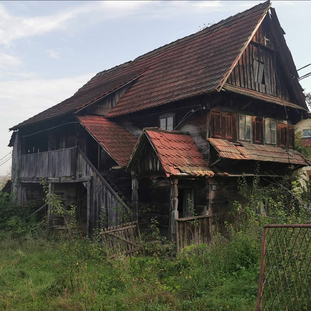 Nachhaltige Möbel aus altem Eichenholz