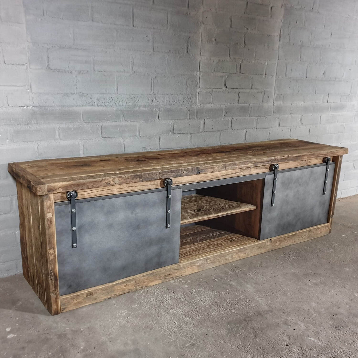 Industriedesign TV-schrank mit altholz Eiche mit Stahltüren – D005