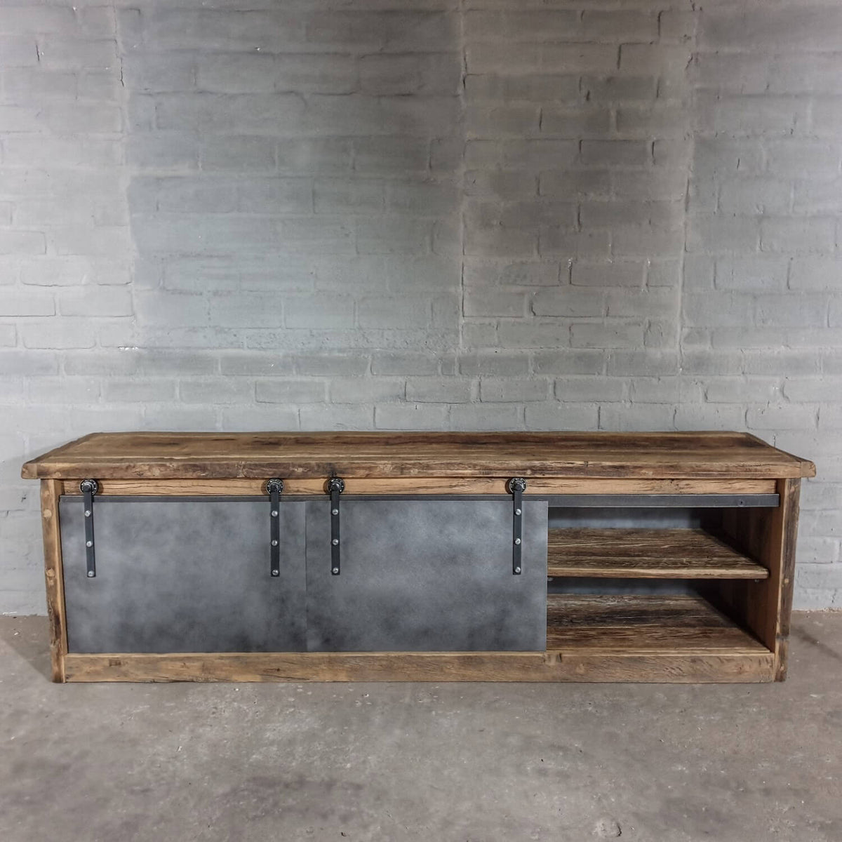 Industriedesign TV-schrank mit altholz Eiche mit Stahltüren – D005