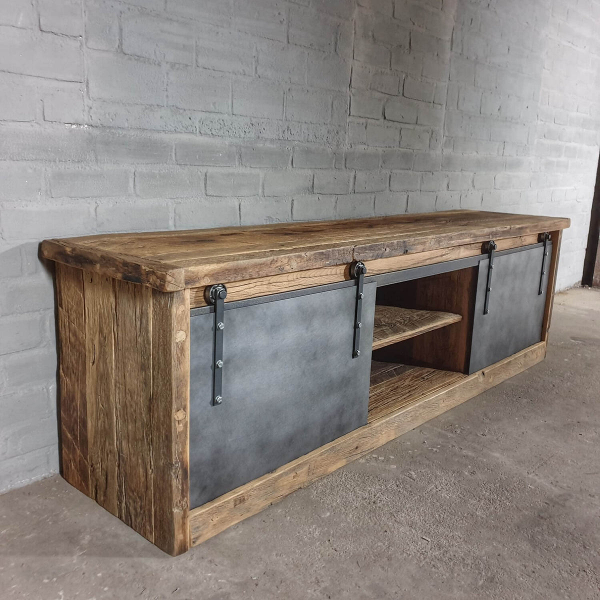 Industriedesign TV-schrank mit altholz Eiche mit Stahltüren – D005