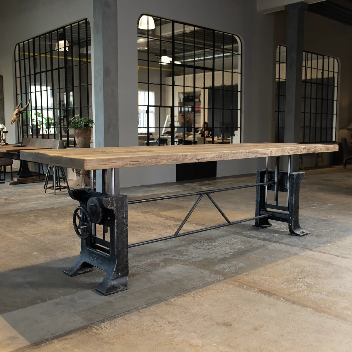 In hoogte verstelbare tafels
