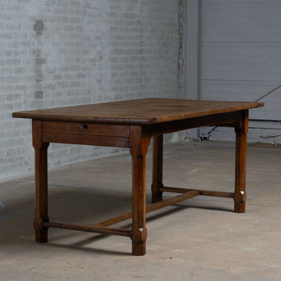Antieke Franse eettafel uit ca. 1860 van eikenhout en notenhout