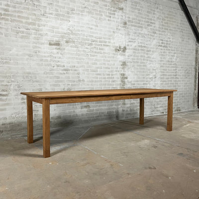 Antieke eettafel van inlands hardhout in natuurlijke lichte kleur