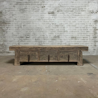 Oud verweerd dressoir en tv-meubel