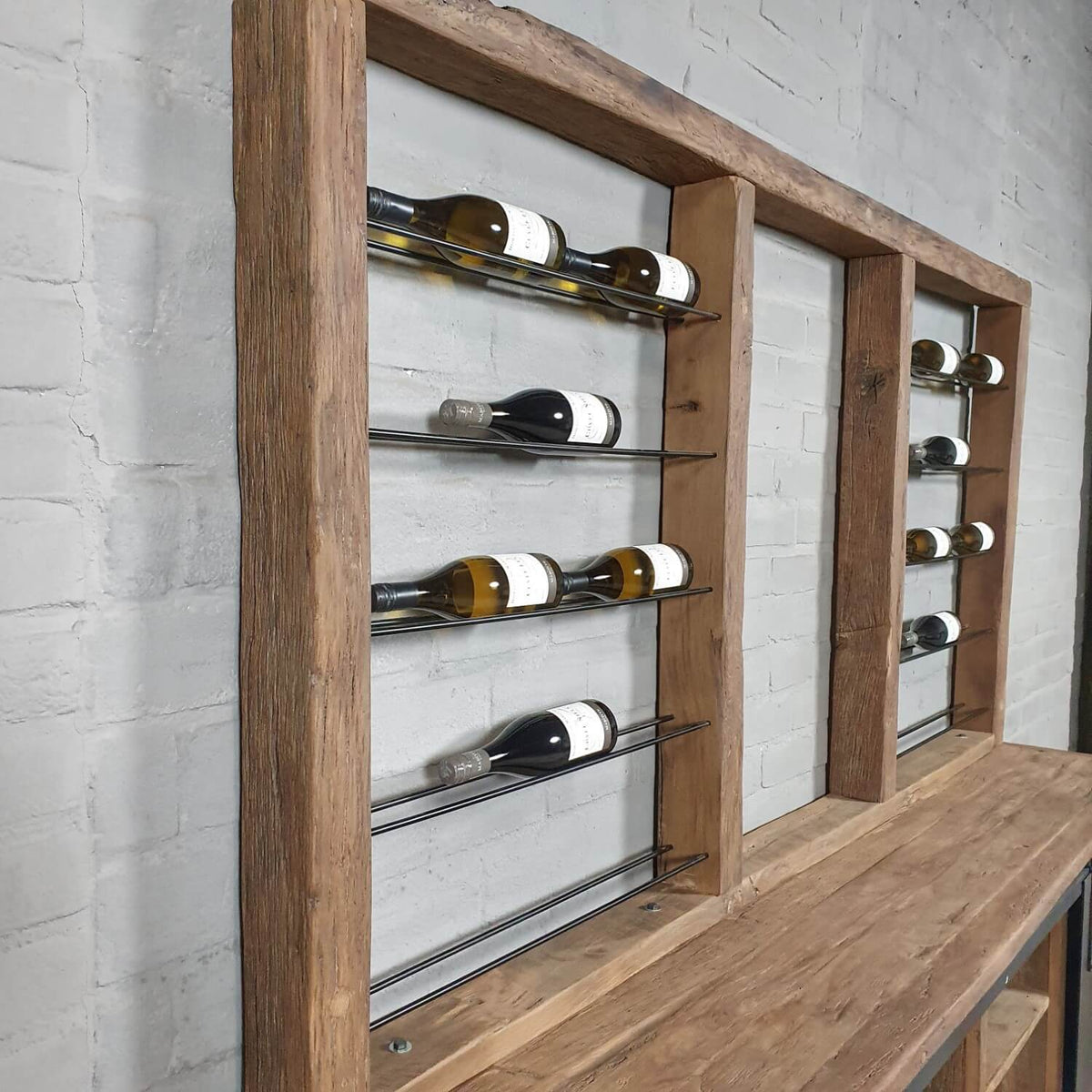 Weinshrank industriedesign aus Eiche mit Stahlschiebetüren – D010