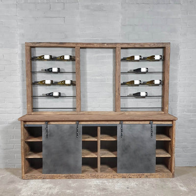 Weinshrank industriedesign aus Eiche mit Stahlschiebetüren – D010