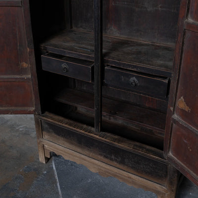 Alter chinesischer Schrank schwarz – Ulmenholz | 2-türig – D024
