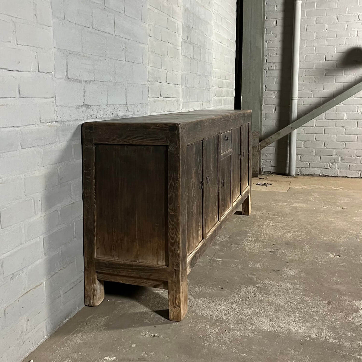 Rustikales chinesisches Sideboard – schwarzem Ulmenholz | 5 Türen D033