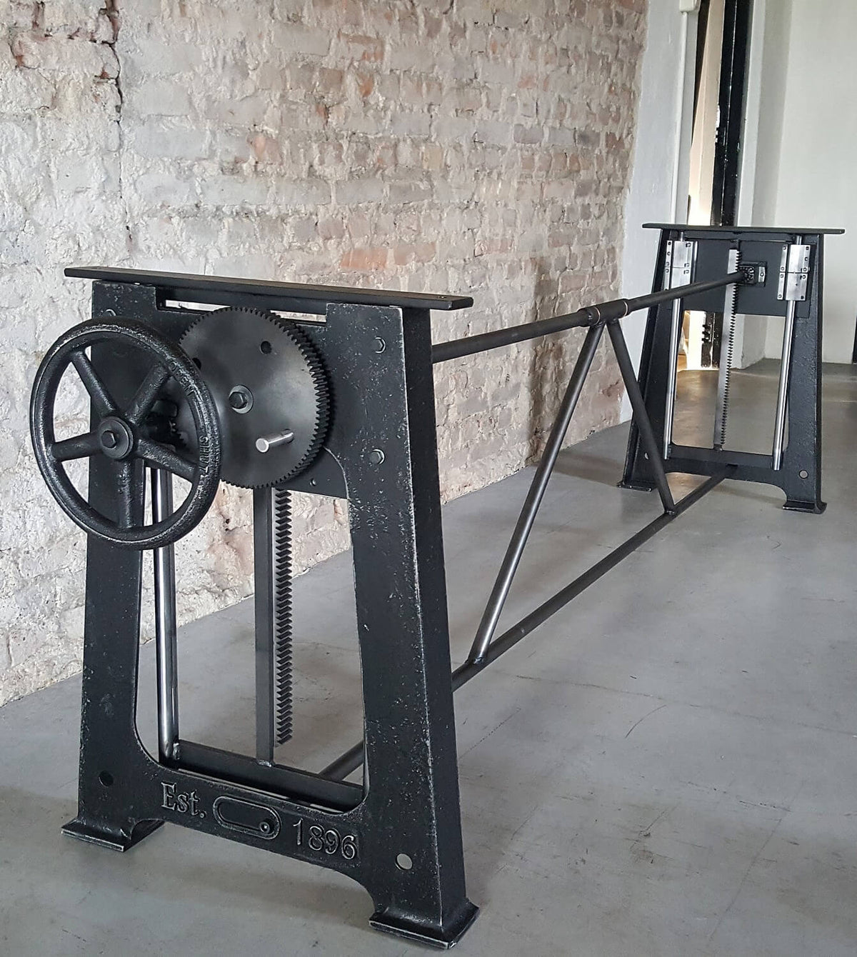 Industriedesign Tischgestell höhenverstellbar – DT13