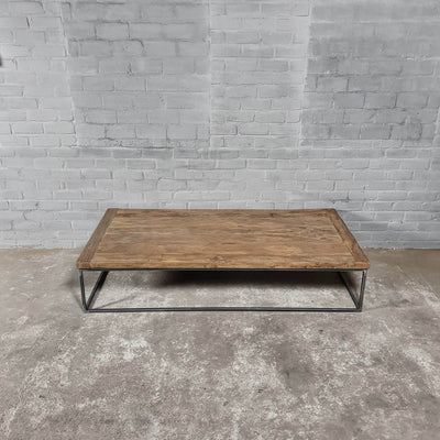 Industriedesign Eiche Couchtisch mit Metall Tischgestell – DT39