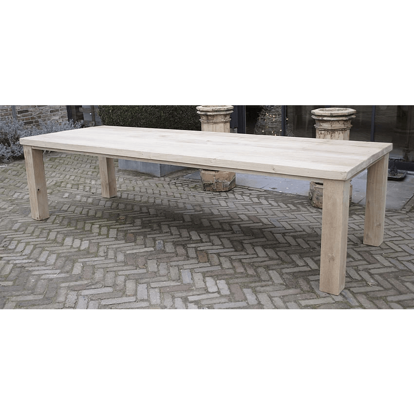 Esstisch aus Eichenholz mit Blockbeinen – G006
