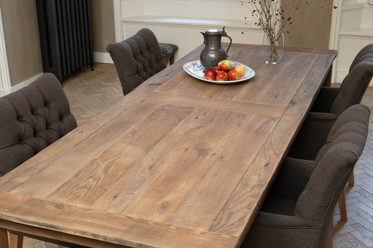 Franse eiken eettafel model Pierre in landelijke stijl op maat gemaakt