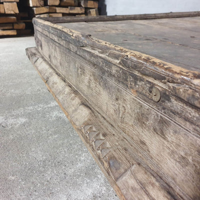 Ulme Couchtisch im Landhausstil – robust und extragroß H030