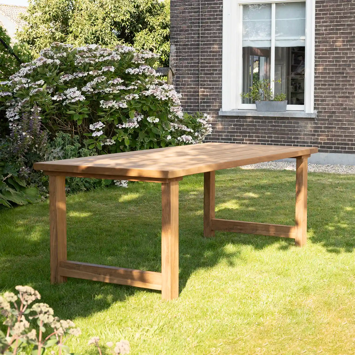 Fraké houten tuintafel op maat gemaakt